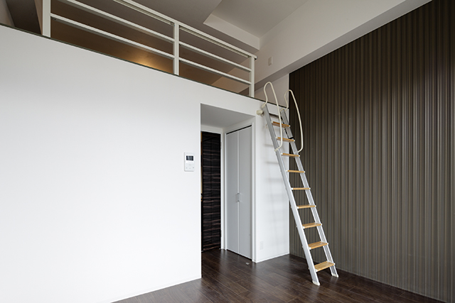 Gallery 76 - 3