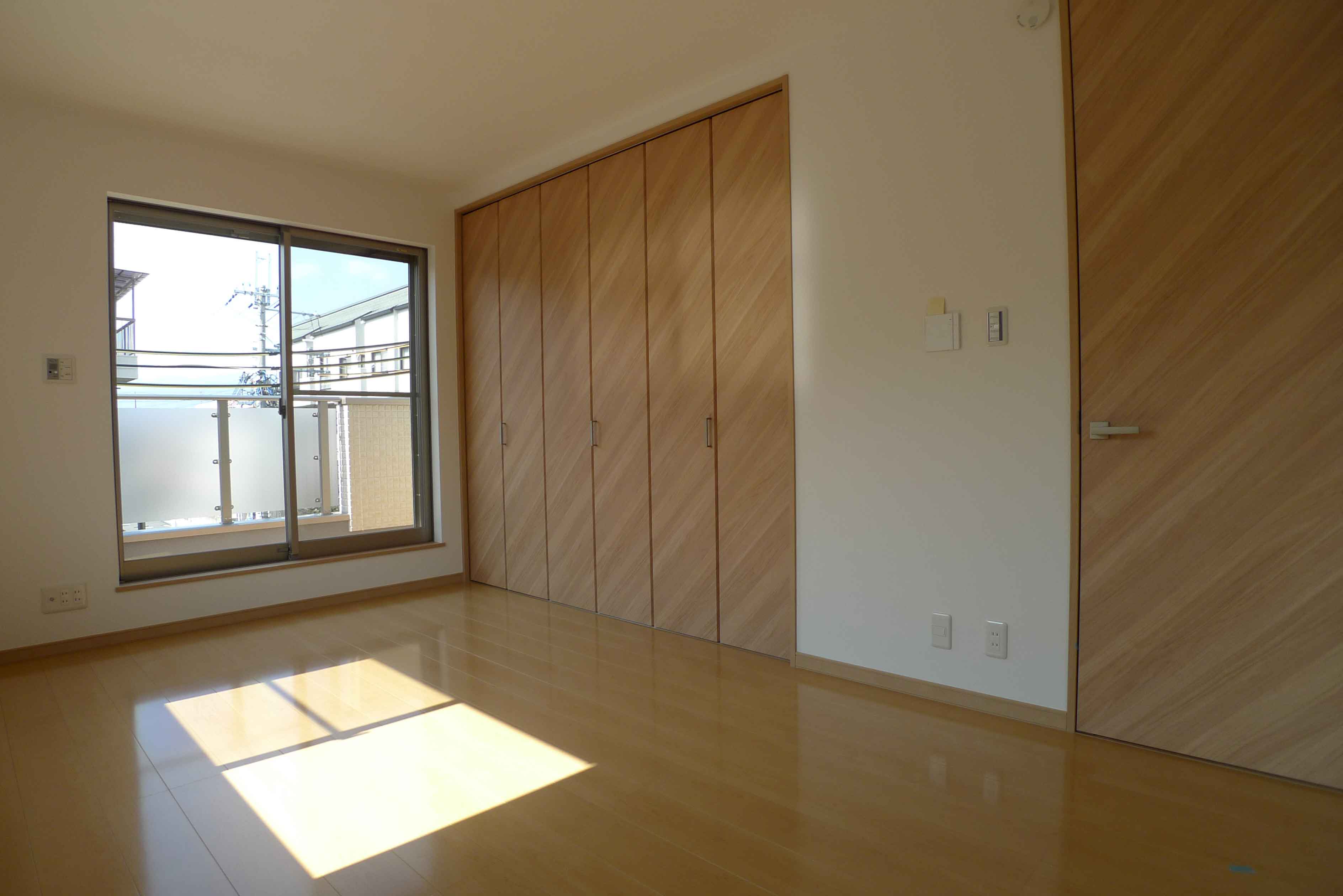 Gallery 10 - 3