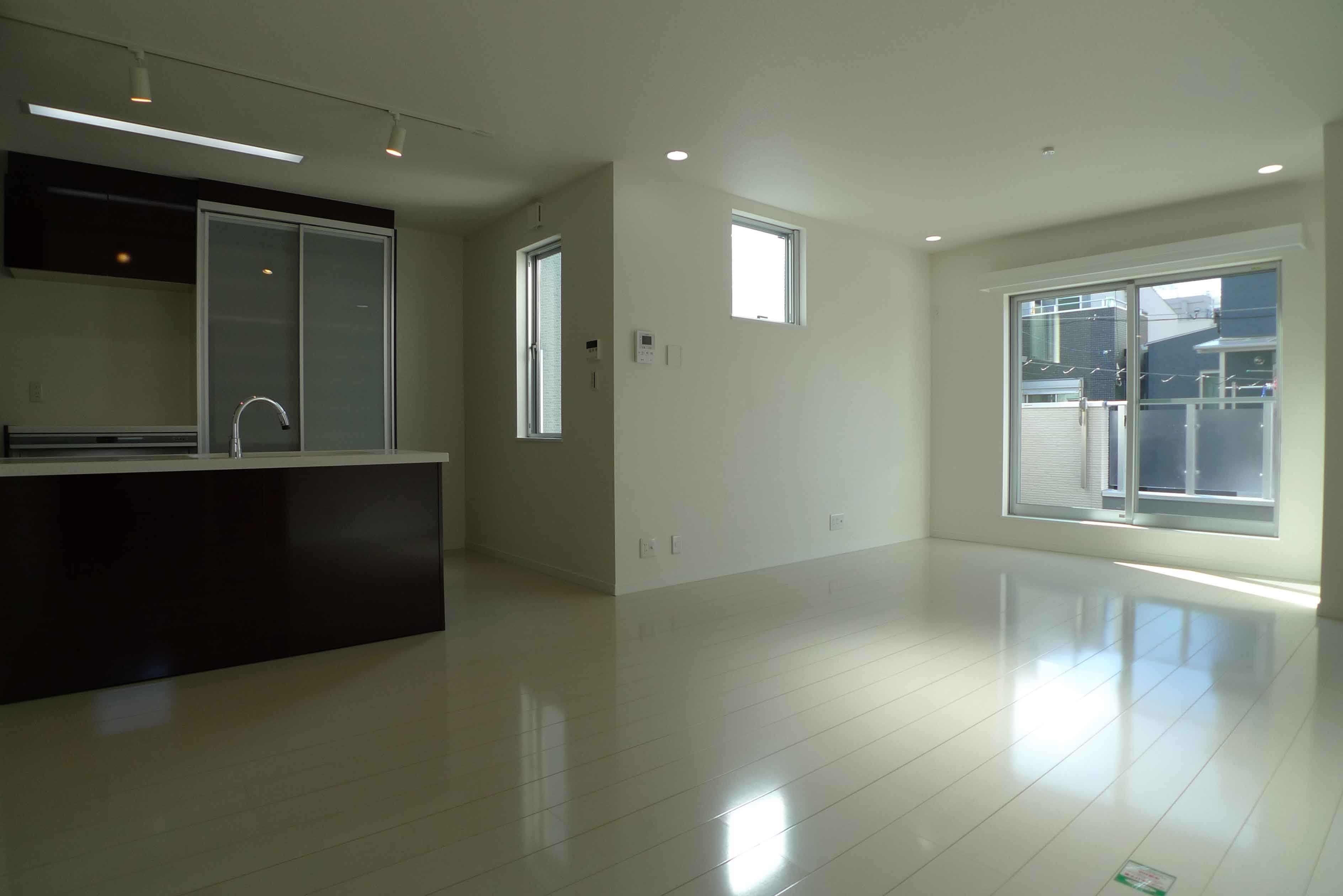 Gallery 16 - 3