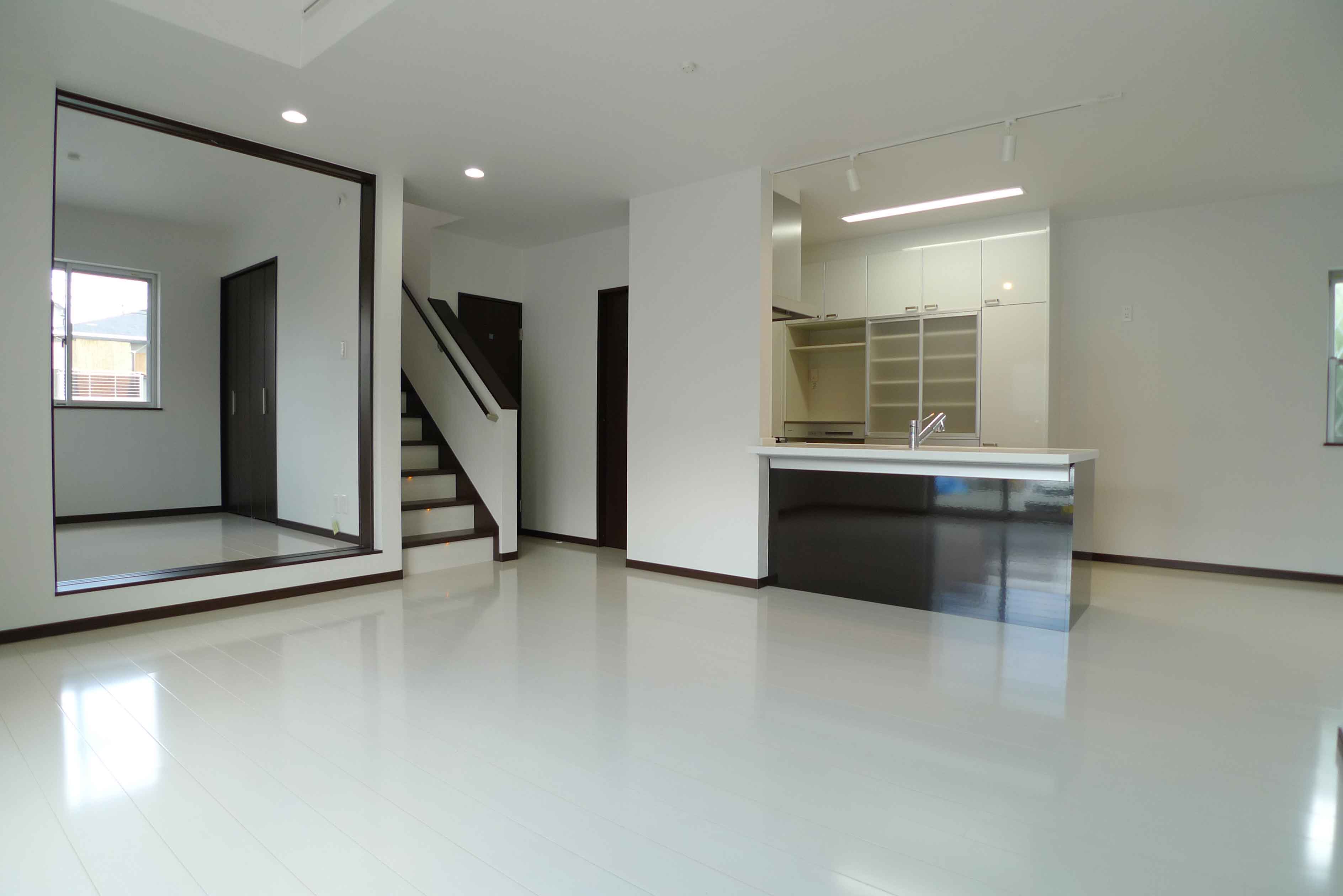 Gallery 22 - 3