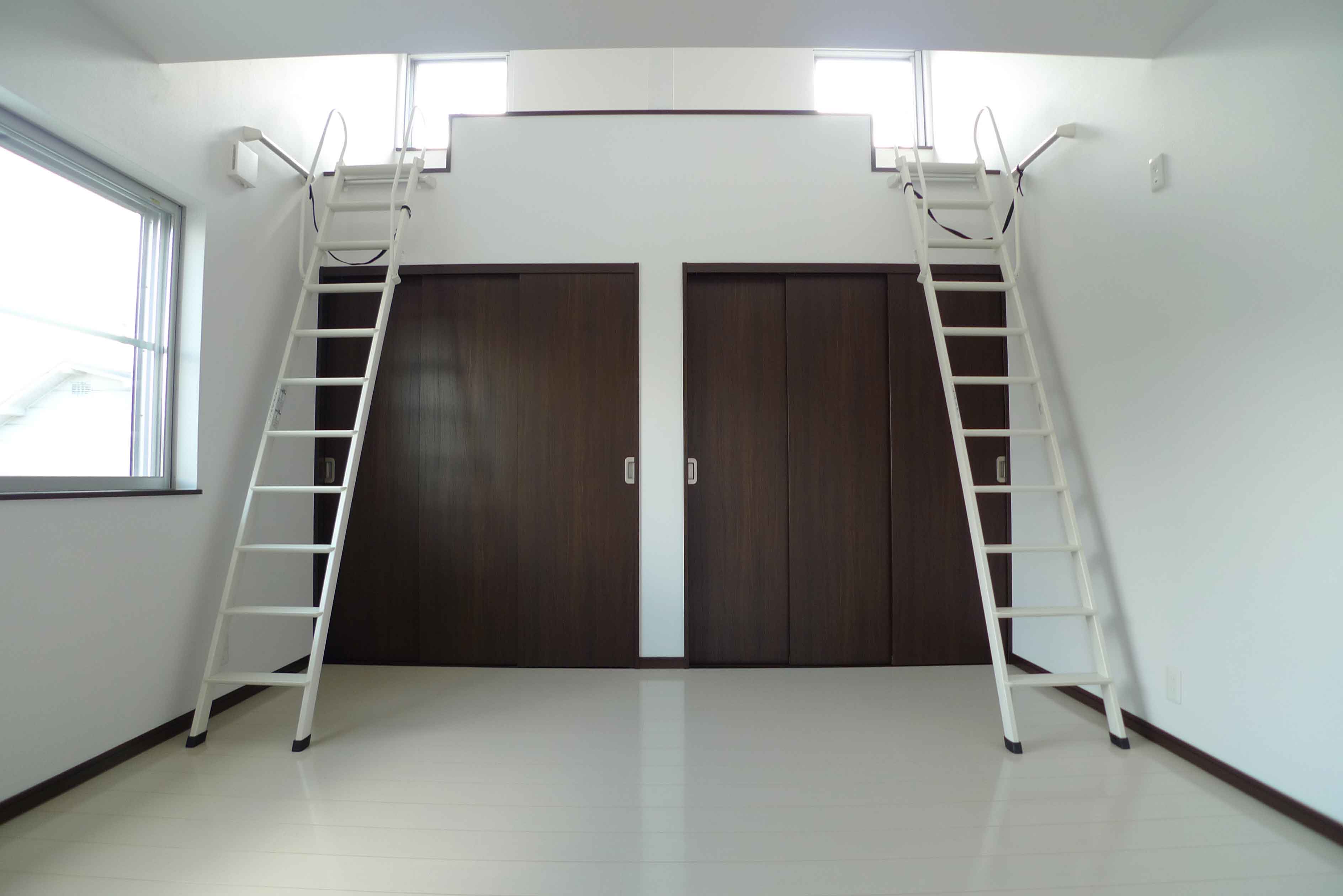 Gallery 22 - 6