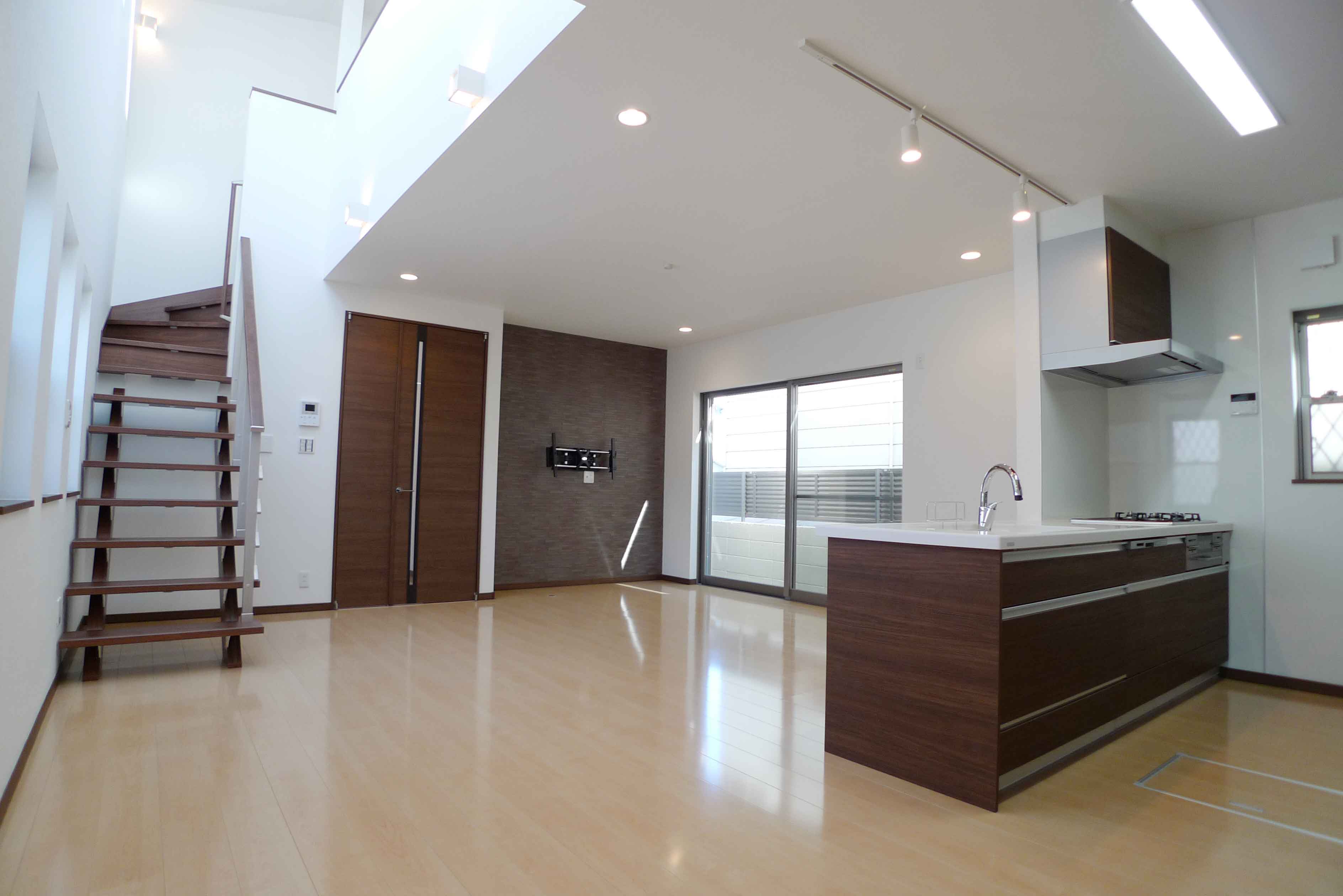 Gallery 23 - 4
