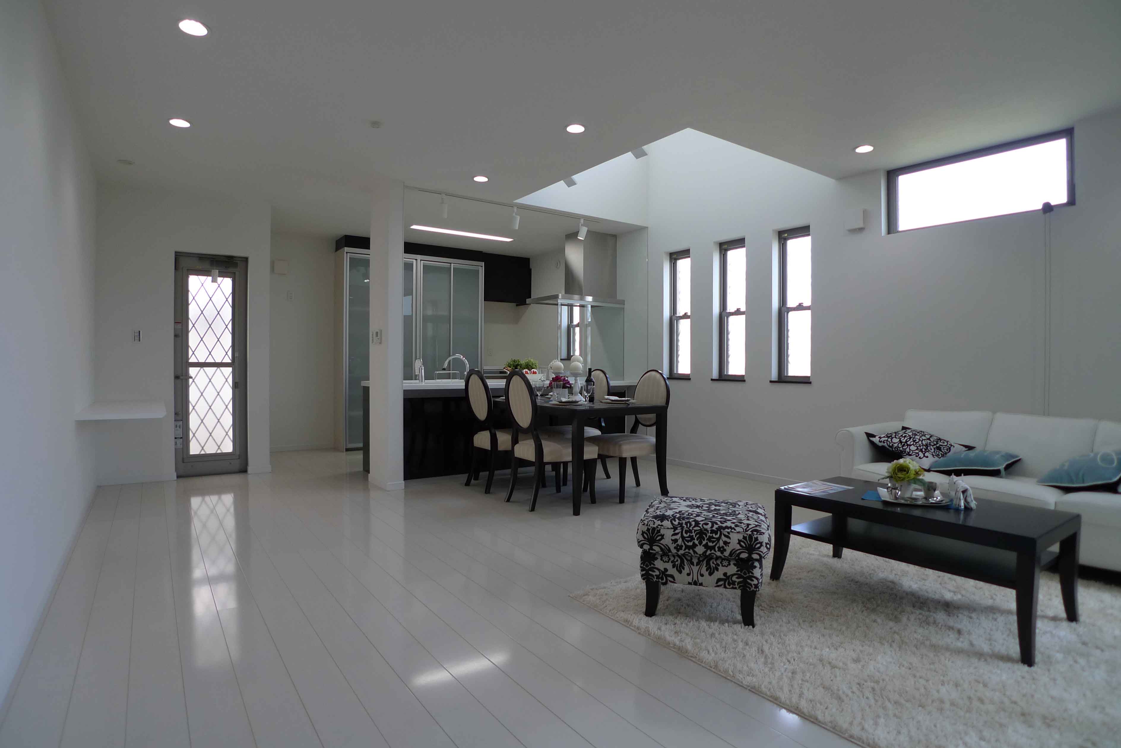 Gallery 24 - 3