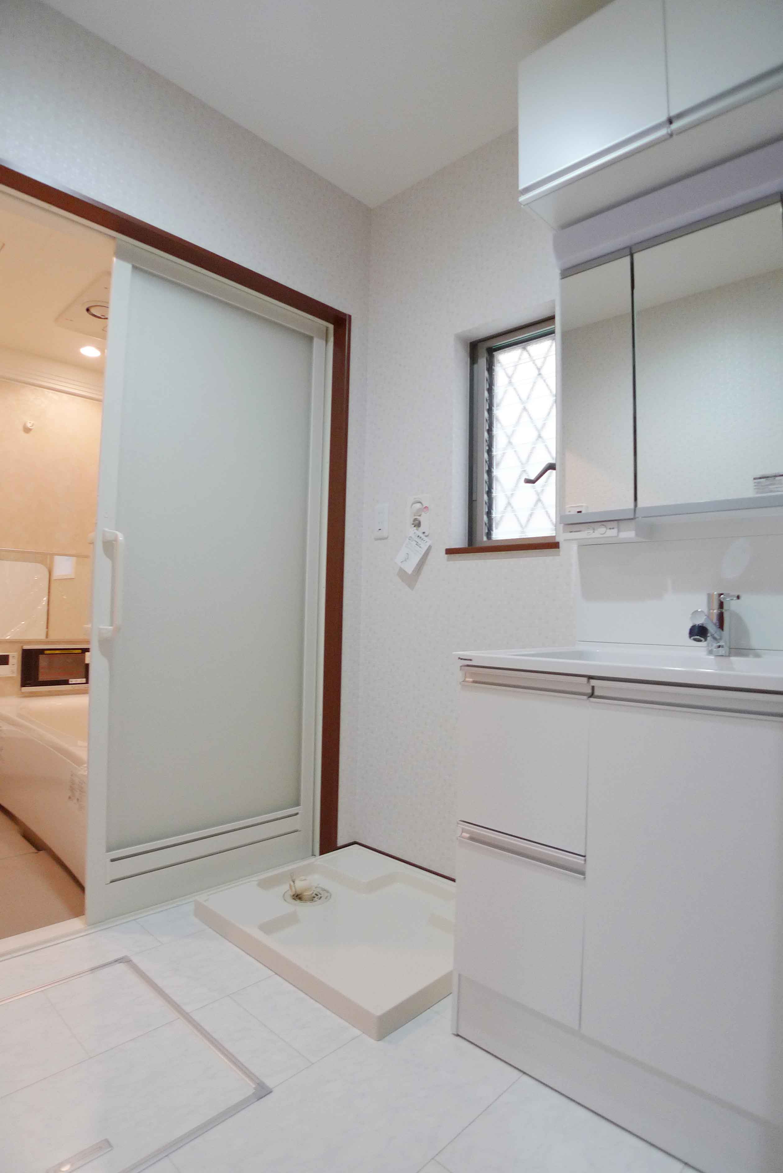Gallery 25 - 5