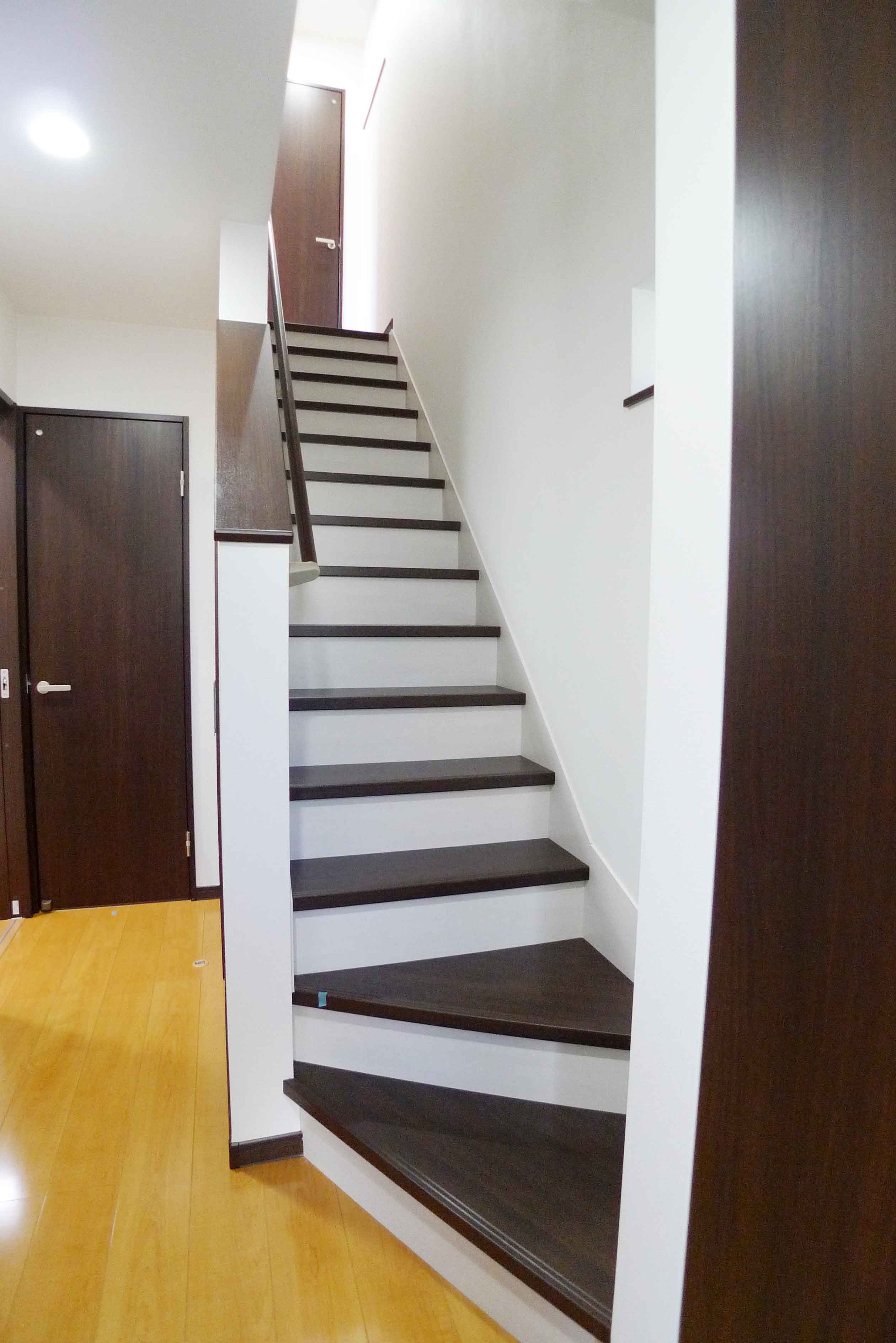 Gallery 27 - 3