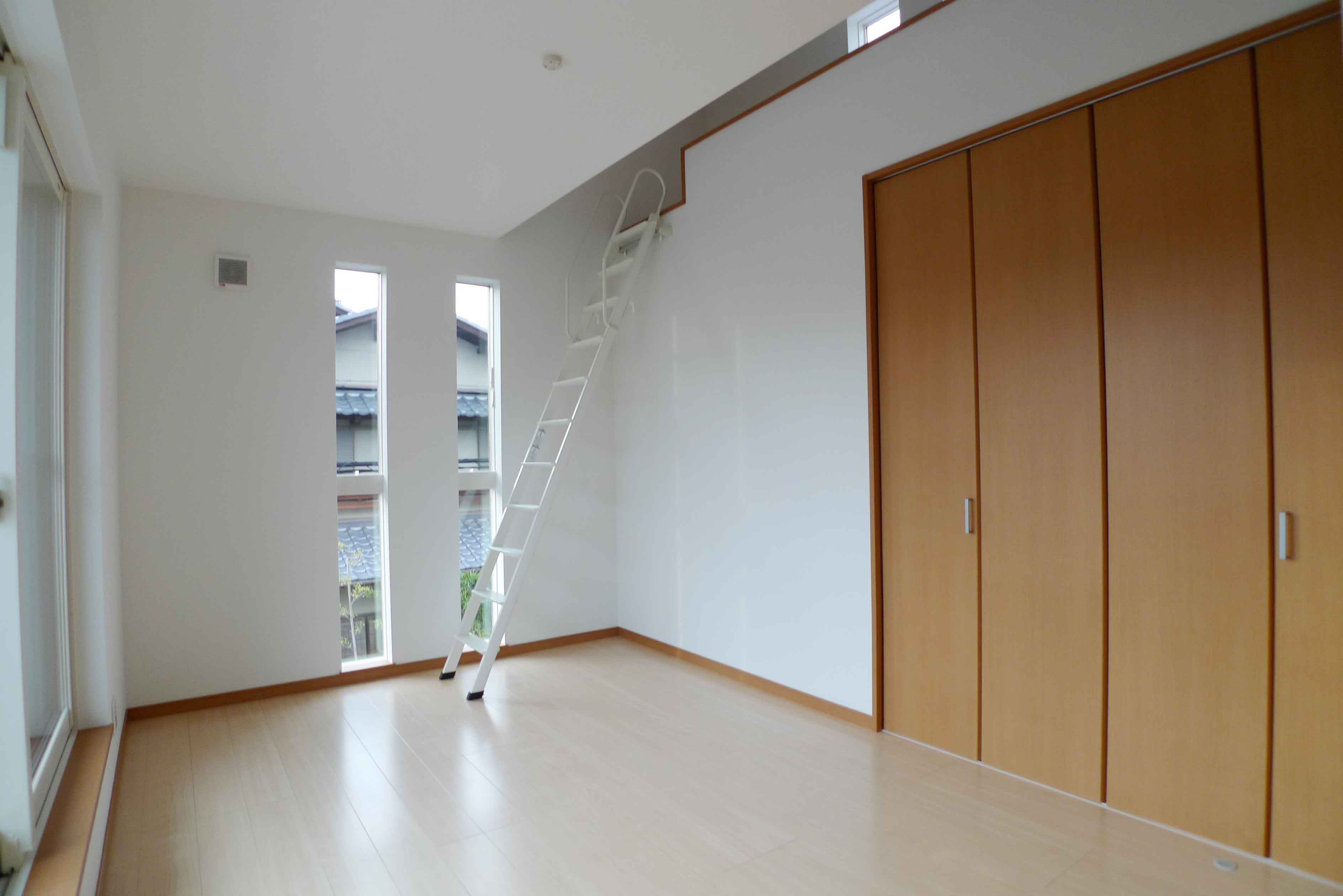 Gallery 28 - 5