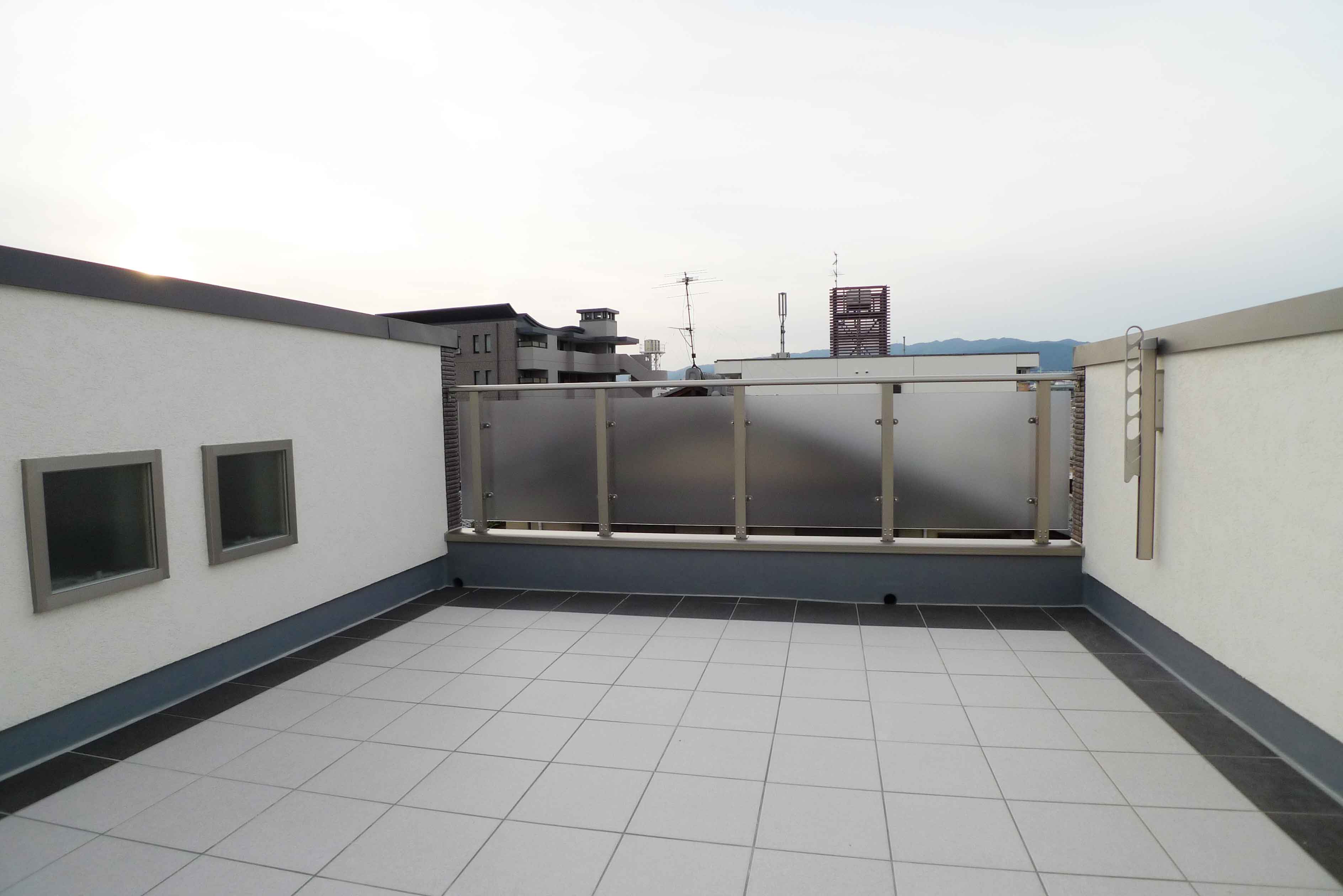 Gallery 28 - 6